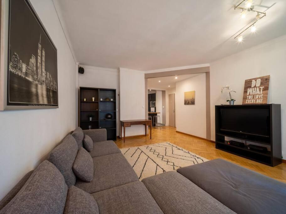 Appartement Climatise Tout Equipe A Cote Du Stade Velodrome Marseille Exterior photo